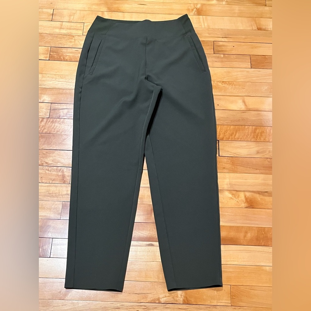 Athleta Endless Pants- Forrest Green. Excellent condition.